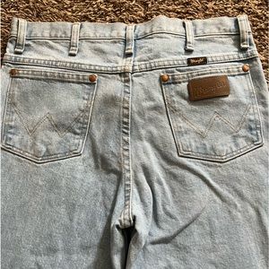 Men’s wrangler vintage light wash jeans